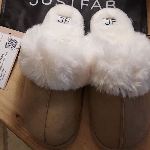 Beige fuzzy slippers slip on mule slippers hard sole  women's size M - Picture 2 of 6